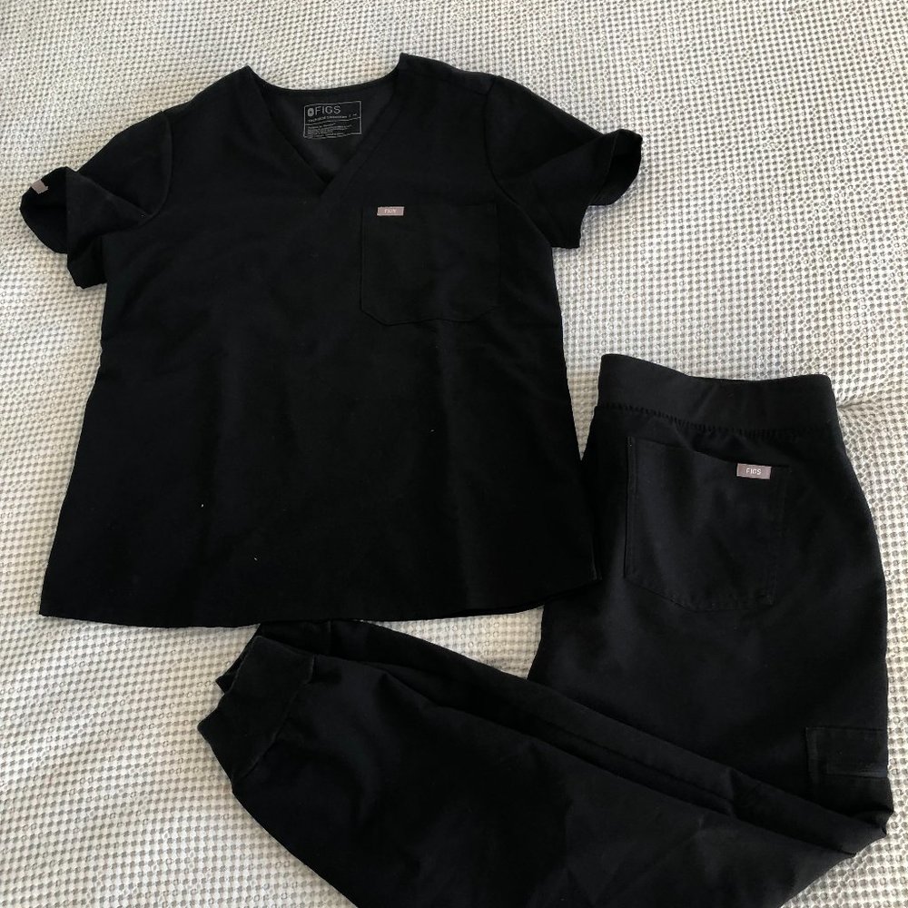 3-FOR-1 FIGS SCRUBS